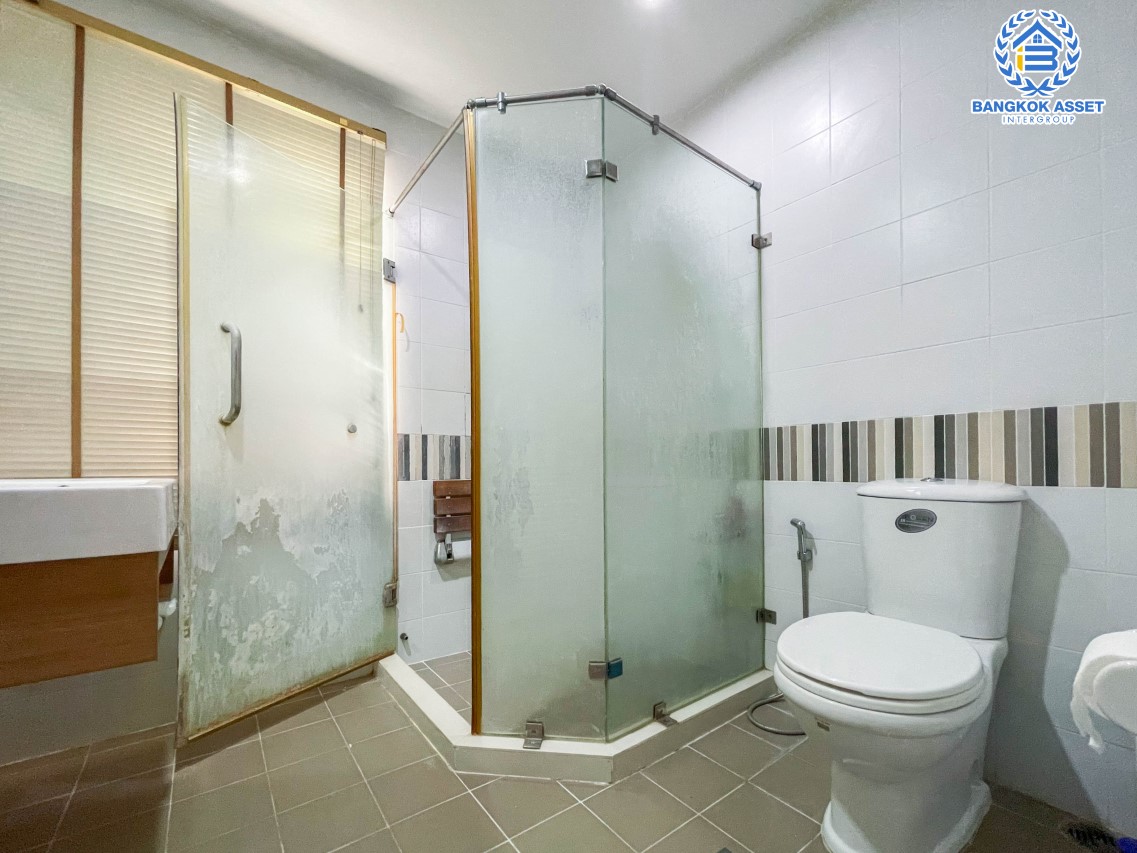 *****บ้านแฝดมือสอง ม.พฤกษาวิลเลจ28 ซีนเนอรี่ กาญจนาภิเษก เนื้อที่กว้าง 35.70 ตร.ว. ฟังก์ชัน 3 ห้องนอน 2 ห้องน้ำ 1 ที่จอดรถ บ้านสภาพใหม่ ได้พื้นที่กว้างให้ความรู้สึกเหมือนบ้านเดี่ยว บนทำเลดี เชื่อมต่อถนนกาญจนาภิเษก ใกล้รถไฟฟ้าสายสีม่วง "สถานีตลาดบางใหญ่" และจุดขึ้นทางด่วน "กาญจนาภิเษก" จองเลย!